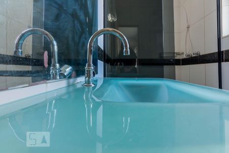 Apartamento para alugar com 140m², 3 quartos e 1 vaga Apartamento para alugar com 140m², 3 quartos e 1 vagaTorneira Banheiro Quarto 3 Suíte