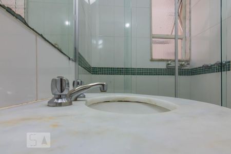 Torneira Banheiro Social de apartamento para alugar com 3 quartos, 140m² em Santo Antônio, Belo Horizonte