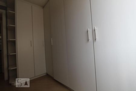 Quarto 2 de apartamento para alugar com 2 quartos, 56m² em Capão Raso, Curitiba