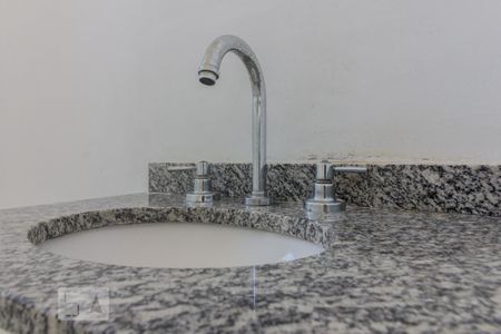 Banheiro de apartamento para alugar com 2 quartos, 75m² em Jardim Santo Antônio, Santo André
