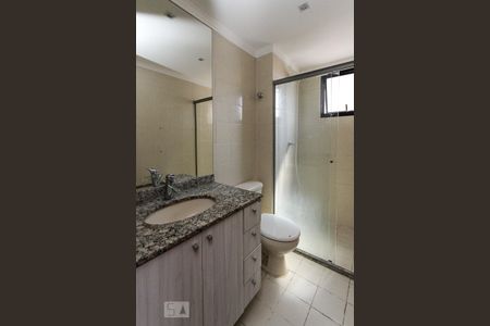 Banheiro de apartamento para alugar com 2 quartos, 54m² em Vila Bertioga, São Paulo