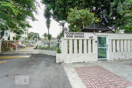 Apartamento para alugar com 50m², 2 quartos e 1 vaga Apartamento para alugar com 50m², 2 quartos e 1 vagaFachada