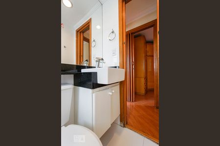 Apartamento para alugar com 50m², 2 quartos e 1 vaga Apartamento para alugar com 50m², 2 quartos e 1 vagaBanheiro social