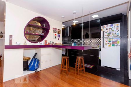 Cozinha de apartamento para alugar com 2 quartos, 77m² em Laranjeiras, Rio de Janeiro