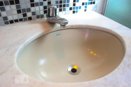 Casa à venda com 100m², 3 quartos e sem vaga