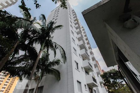 Apartamento para alugar com 55m², 2 quartos e 1 vaga Apartamento para alugar com 55m², 2 quartos e 1 vagaFachada