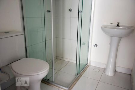 Banheiro de apartamento para alugar com 2 quartos, 38m² em Guará Ii, Brasília