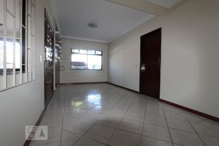 Sala de casa para alugar com 3 quartos, 128m² em Fazendinha, Curitiba