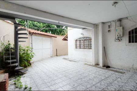 Casa à venda com 190m², 3 quartos e 4 vagasGaragem e churrasqueira