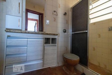 Banheiro de apartamento para alugar com 2 quartos, 75m² em Olaria, Rio de Janeiro