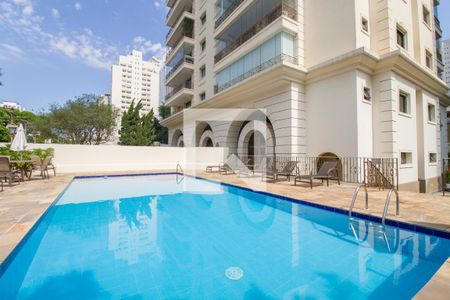 Apartamento à venda com 190m², 3 quartos e 3 vagasÁrea comum - Piscina