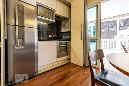 Sala de apartamento para alugar com 1 quarto, 48m² em Vila Olímpia, São Paulo