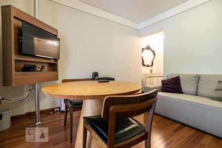 Sala de apartamento para alugar com 1 quarto, 48m² em Vila Olímpia, São Paulo