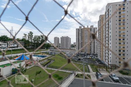 Vista do Quarto 1 de apartamento para alugar com 2 quartos, 47m² em Irajá, Rio de Janeiro