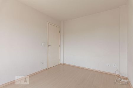 Quarto 1 de apartamento para alugar com 2 quartos, 70m² em Santa Cândida, Curitiba
