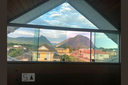Casa de condomínio à venda com 300m², 4 quartos e 3 vagas