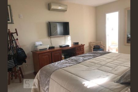 Casa de condomínio à venda com 300m², 4 quartos e 3 vagas