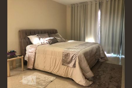 Casa de condomínio à venda com 300m², 4 quartos e 3 vagas
