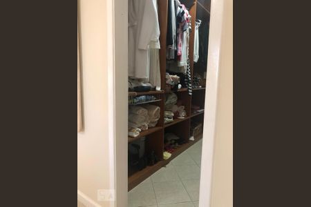 Casa de condomínio à venda com 300m², 4 quartos e 3 vagas