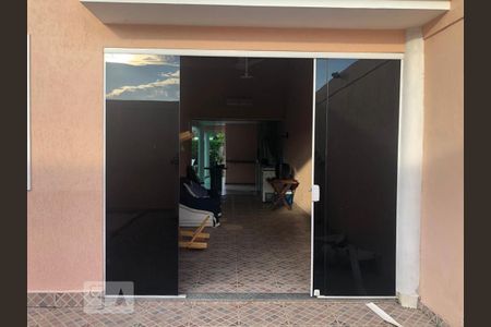 Casa de condomínio à venda com 300m², 4 quartos e 3 vagas