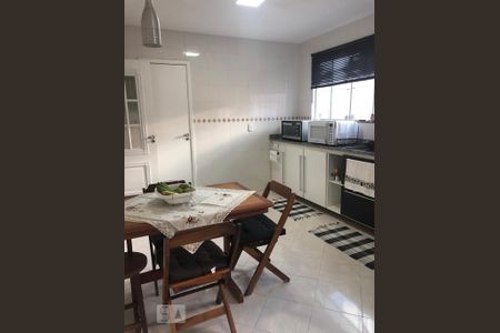 Casa de condomínio à venda com 300m², 4 quartos e 3 vagas