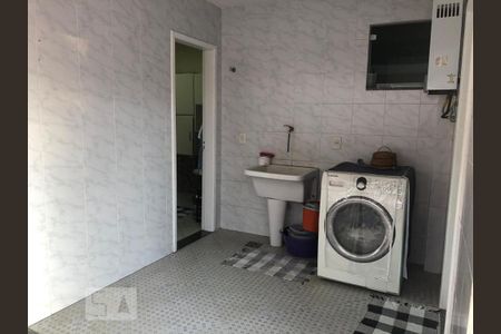 Casa de condomínio à venda com 300m², 4 quartos e 3 vagas