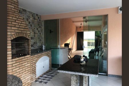 Casa de condomínio à venda com 300m², 4 quartos e 3 vagas