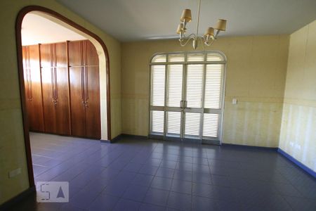 Casa à venda com 900m², 7 quartos e 8 vagasSuite4