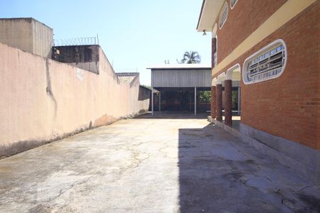 Casa à venda com 900m², 7 quartos e 8 vagasEntrada