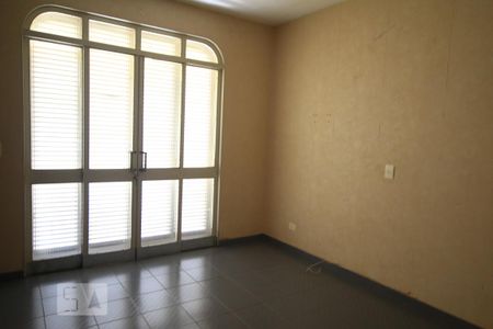 Casa à venda com 900m², 7 quartos e 8 vagasSala