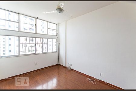 Sala de apartamento para alugar com 2 quartos, 75m² em Santa Rosa, Niterói