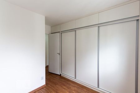 Apartamento à venda com 70m², 2 quartos e 2 vagas Apartamento à venda com 70m², 2 quartos e 2 vagasSuíte
