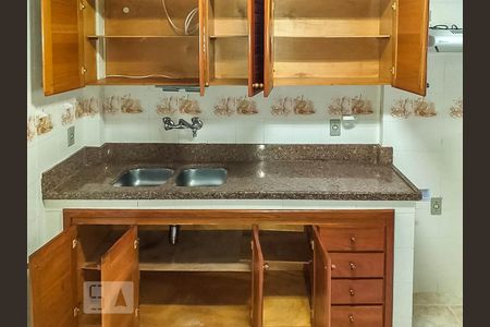 Apartamento à venda com 100m², 3 quartos e sem vagaArmário cozinha