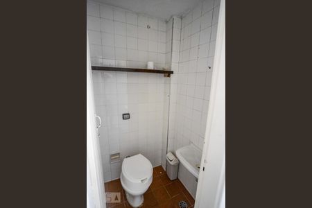 Apartamento à venda com 70m², 2 quartos e 1 vaga Apartamento à venda com 70m², 2 quartos e 1 vagabanheiro de Serviço