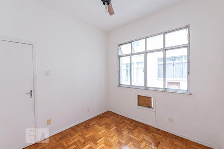 Quarto 2 de apartamento para alugar com 2 quartos, 80m² em Icaraí, Niterói
