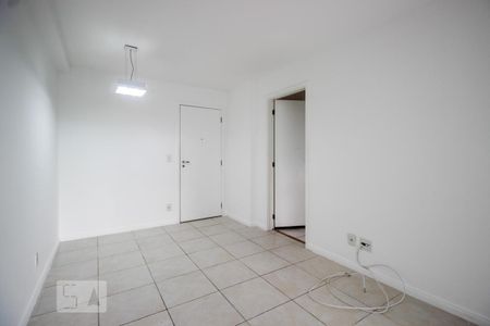 Sala de apartamento para alugar com 2 quartos, 77m² em Recreio dos Bandeirantes, Rio de Janeiro