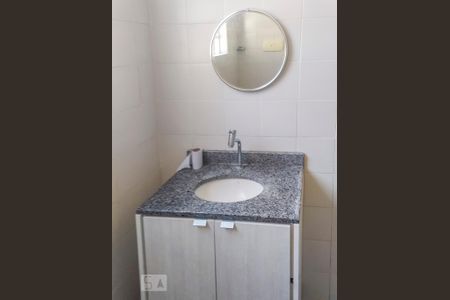 Banheiro de apartamento para alugar com 2 quartos, 80m² em Mont Serrat, Porto Alegre
