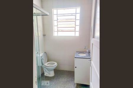 Banheiro de apartamento para alugar com 2 quartos, 80m² em Mont Serrat, Porto Alegre