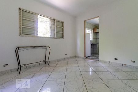 Quarto de casa para alugar com 1 quarto, 45m² em Jardim Santa Maria, São Paulo