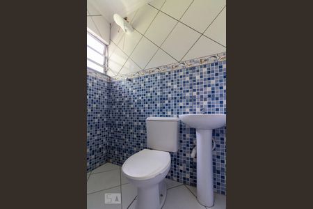 Banheiro de casa para alugar com 1 quarto, 45m² em Jardim Santa Maria, São Paulo