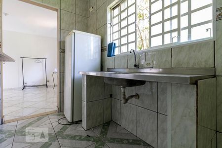 Cozinha de casa para alugar com 1 quarto, 45m² em Jardim Santa Maria, São Paulo