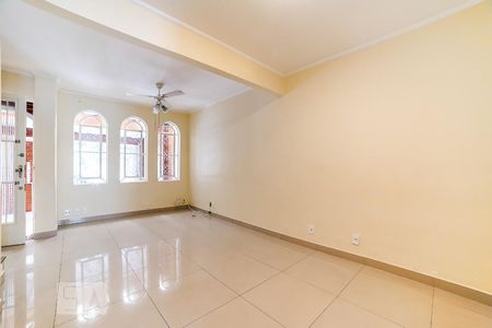 Sala de casa para alugar com 3 quartos, 70m² em Vila Nilo, São Paulo
