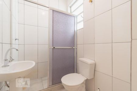 Banheiro de kitnet/studio para alugar com 1 quarto, 44m² em Flamengo, Rio de Janeiro