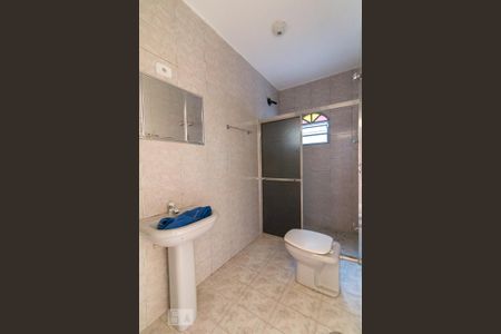 Casa à venda com 150m², 3 quartos e 2 vagasBanheiro quarto 1 suíte