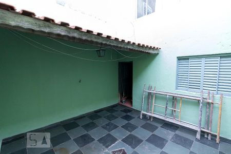 Casa à venda com 150m², 3 quartos e 2 vagasÁrea externa - fundos