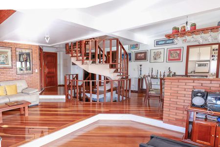 Sala de casa à venda com 6 quartos, 450m² em Vila Nova, Porto Alegre