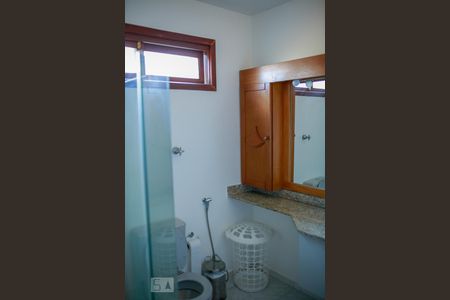 Casa à venda com 450m², 6 quartos e 4 vagasBanheiro do Corredor