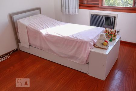 Casa à venda com 450m², 6 quartos e 4 vagasQuarto 3