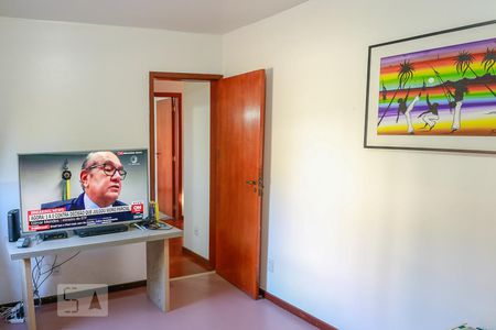 Casa à venda com 450m², 6 quartos e 4 vagasQuarto 5