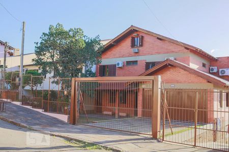 Casa à venda com 450m², 6 quartos e 4 vagasFachada